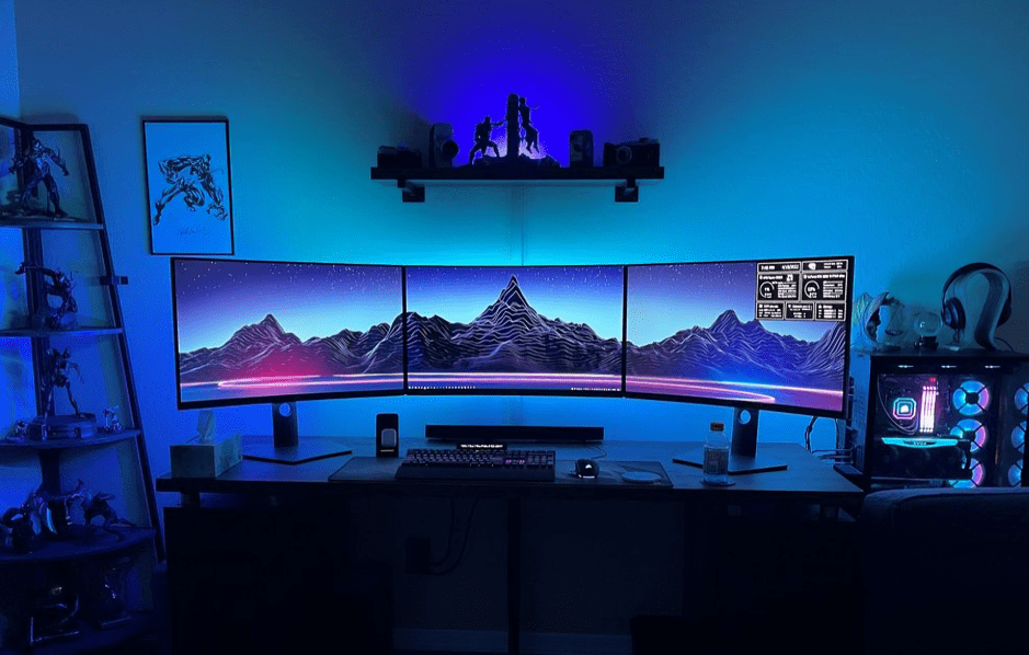 Triple Monitor Desk Setup